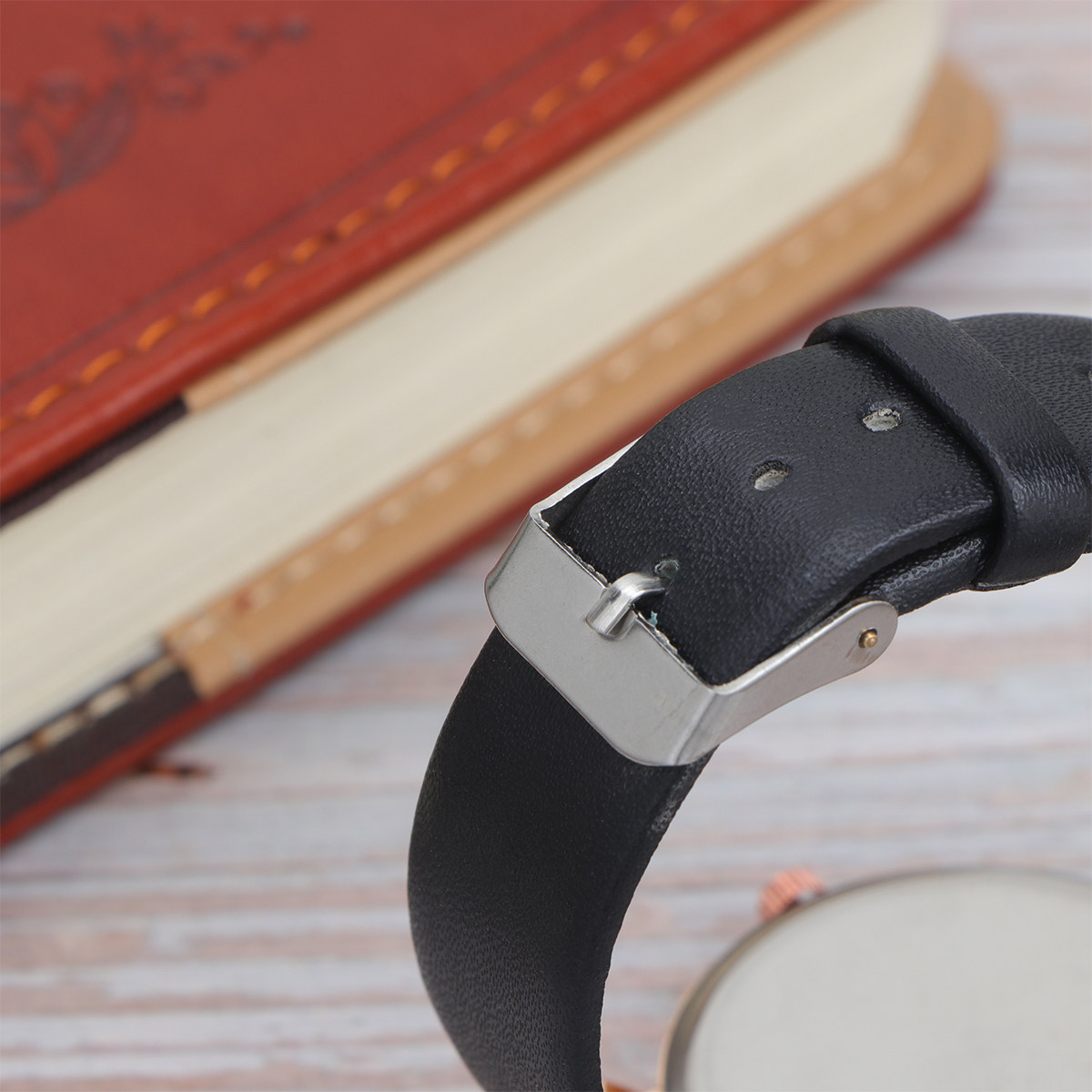 Luxury Watch Gift For Her - ساعة كوارتز نسائية، تصميم عصري وأنيق،